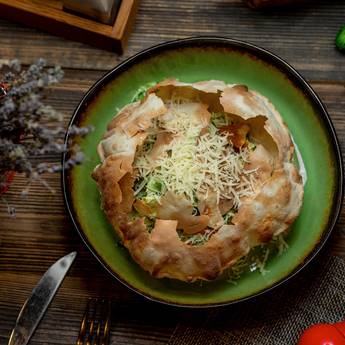 Салат Цезарь с курицей